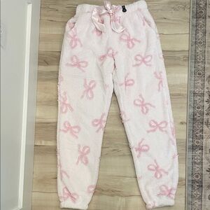 Cozy Pink Bow Fuzzy Lounge Pants Size XS. NWT